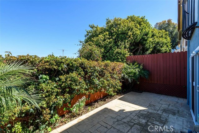 Private backyard to enjoy a barbeque.