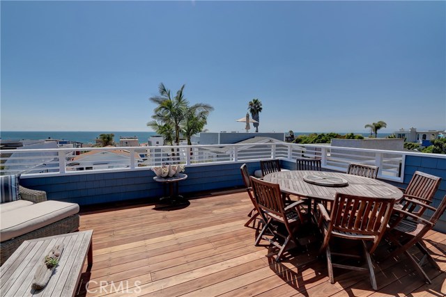 2461 Myrtle Avenue, Hermosa Beach, California 90254, 4 Bedrooms Bedrooms, ,Residential,Sold,Myrtle,SB20143754