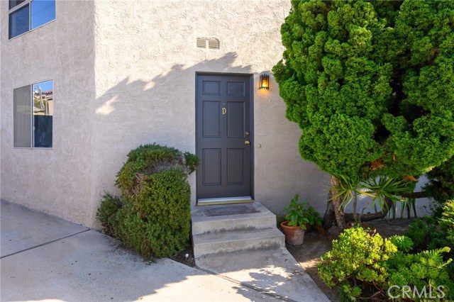 834 Lucia Avenue, Redondo Beach, California 90277, 2 Bedrooms Bedrooms, ,1 BathroomBathrooms,Residential,Sold,Lucia,SB19263239