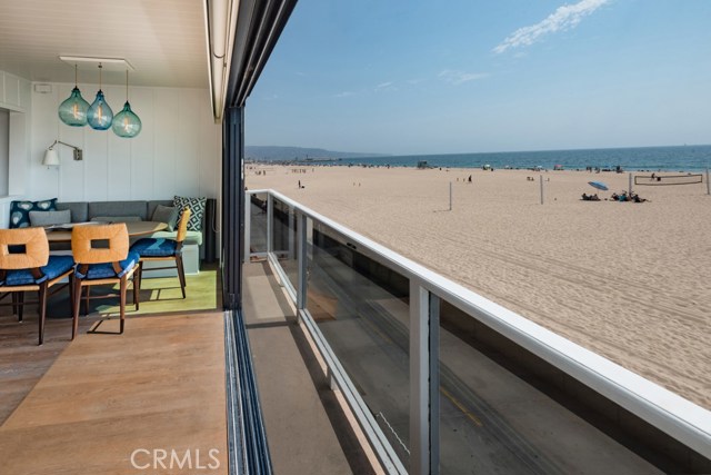 638 The Strand, Hermosa Beach, California 90254, 3 Bedrooms Bedrooms, ,2 BathroomsBathrooms,Residential,Sold,The Strand,SB17162847