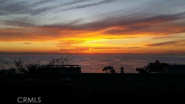 650 The Village, Redondo Beach, California 90277, 2 Bedrooms Bedrooms, ,2 BathroomsBathrooms,Residential,Sold,The Village,SB17108266