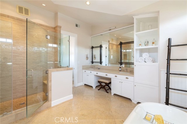 2614 Pacific Avenue, Manhattan Beach, California 90266, 4 Bedrooms Bedrooms, ,3 BathroomsBathrooms,Residential,Sold,Pacific,SB19106317