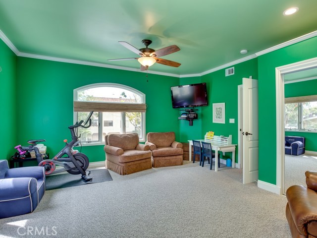 100 Irena Avenue, Redondo Beach, California 90277, 4 Bedrooms Bedrooms, ,3 BathroomsBathrooms,Residential,Sold,Irena,SB17089874