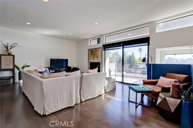 1773 Mathews Avenue, Manhattan Beach, California 90266, 3 Bedrooms Bedrooms, ,2 BathroomsBathrooms,Residential,Sold,Mathews,SB19238743