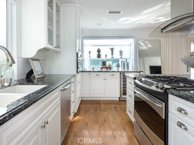 410 31st Street, Manhattan Beach, California 90266, 3 Bedrooms Bedrooms, ,2 BathroomsBathrooms,Residential,Sold,31st,SB20024556