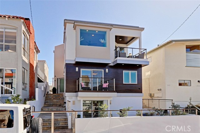 300 28th Street, Hermosa Beach, California 90254, 4 Bedrooms Bedrooms, ,4 BathroomsBathrooms,Residential,Sold,28th,SB18066666