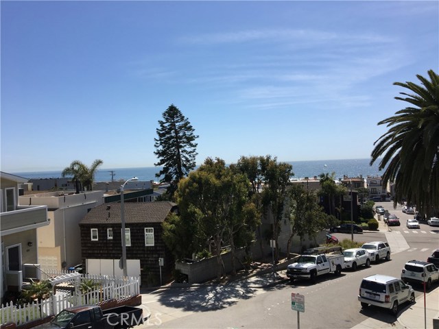 229 24th Street, Hermosa Beach, California 90254, 4 Bedrooms Bedrooms, ,3 BathroomsBathrooms,Residential,Sold,24th,DW17092631