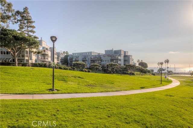 240 The Village, Redondo Beach, California 90277, 2 Bedrooms Bedrooms, ,2 BathroomsBathrooms,Residential,Sold,The Village,SB18290974