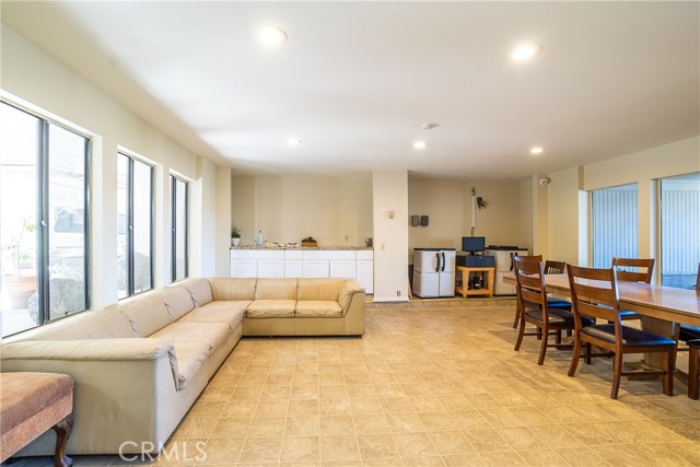 700 Esplanade, Redondo Beach, California 90277, 2 Bedrooms Bedrooms, ,2 BathroomsBathrooms,Residential,Sold,Esplanade,SB21037813