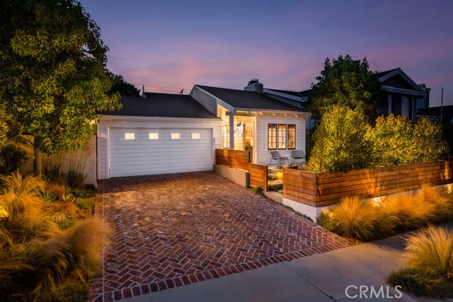 1407 23rd Street, Manhattan Beach, California 90266, 4 Bedrooms Bedrooms, ,2 BathroomsBathrooms,Residential,Sold,23rd,SB17168172