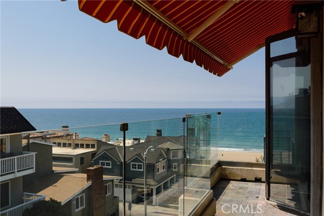 121 35th Street, Manhattan Beach, California 90266, 4 Bedrooms Bedrooms, ,3 BathroomsBathrooms,Residential,Sold,35th,SB17134319