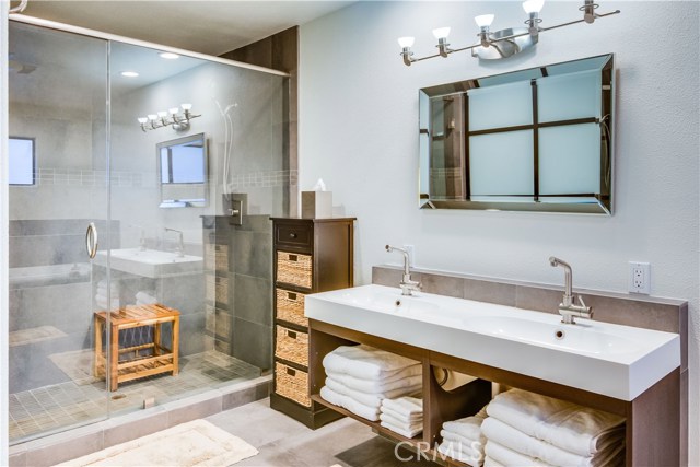 27 Coronado Court, Manhattan Beach, California 90266, 2 Bedrooms Bedrooms, ,3 BathroomsBathrooms,Residential,Sold,Coronado,PV18241500