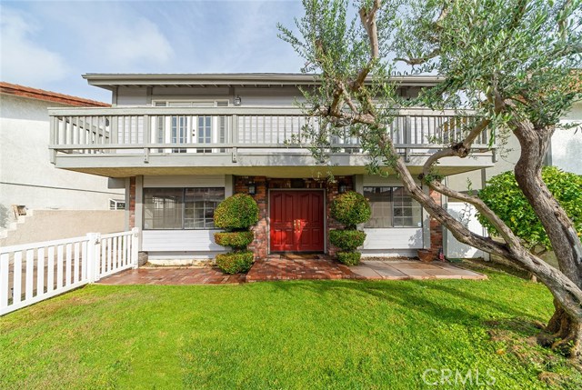 2215 Curtis Avenue, Redondo Beach, California 90278, 3 Bedrooms Bedrooms, ,1 BathroomBathrooms,Residential,Sold,Curtis,SB19017345