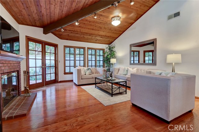 22 Dover Place, Manhattan Beach, California 90266, 2 Bedrooms Bedrooms, ,2 BathroomsBathrooms,Residential,Sold,Dover,SB18247176
