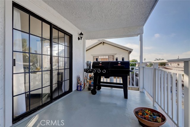 111 Lucia Avenue, Redondo Beach, California 90277, 3 Bedrooms Bedrooms, ,2 BathroomsBathrooms,Residential,Sold,Lucia,SB18257777