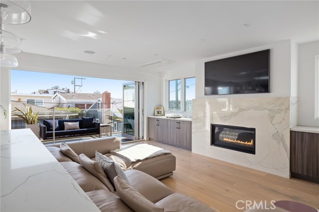 319 34th Place, Manhattan Beach, California 90266, 3 Bedrooms Bedrooms, ,3 BathroomsBathrooms,Residential,Sold,34th,PV21029643