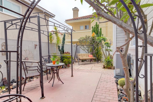 2612 Gates Avenue, Redondo Beach, California 90278, 2 Bedrooms Bedrooms, ,2 BathroomsBathrooms,Residential,Sold,Gates,SB21119373