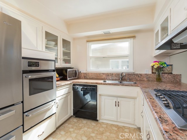 2142 Santa Rena Drive, Rancho Palos Verdes, California 90275, 4 Bedrooms Bedrooms, ,2 BathroomsBathrooms,Residential,Sold,Santa Rena,PV18037589