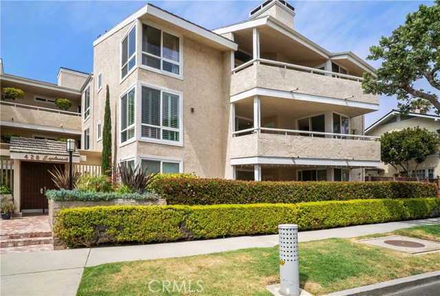 428 Esplanade, Redondo Beach, California 90277, 3 Bedrooms Bedrooms, ,2 BathroomsBathrooms,Residential,Sold,Esplanade,SB18127217