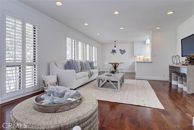 13 Laurel, Manhattan Beach, California 90266, 3 Bedrooms Bedrooms, ,1 BathroomBathrooms,Residential,Sold,Laurel,SB19057635