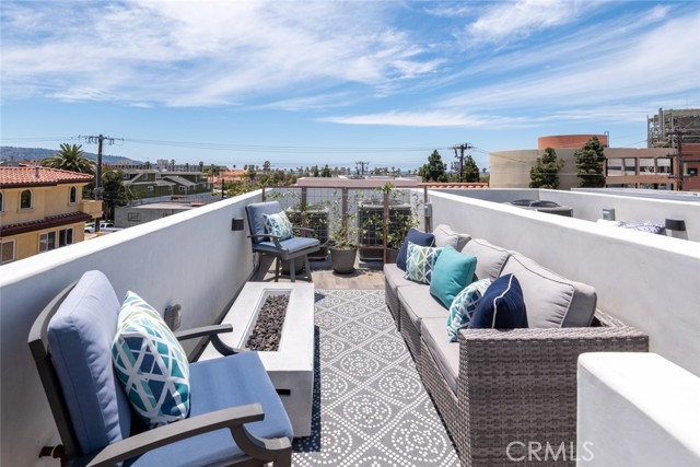 Rooftop Deck with Ocean Views!