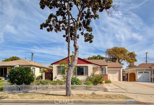 2511 Spreckels Lane, Redondo Beach, California 90278, 3 Bedrooms Bedrooms, ,2 BathroomsBathrooms,Residential,Sold,Spreckels,SB19085643