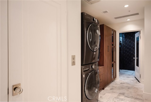 232 17th Street, Manhattan Beach, California 90266, 4 Bedrooms Bedrooms, ,1 BathroomBathrooms,Residential,Sold,17th,SB20151551