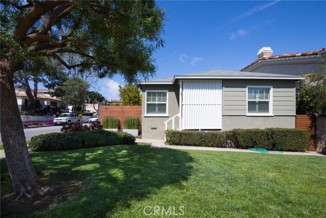 1301 19th Street, Manhattan Beach, California 90266, 3 Bedrooms Bedrooms, ,2 BathroomsBathrooms,Residential,Sold,19th,SB17057029