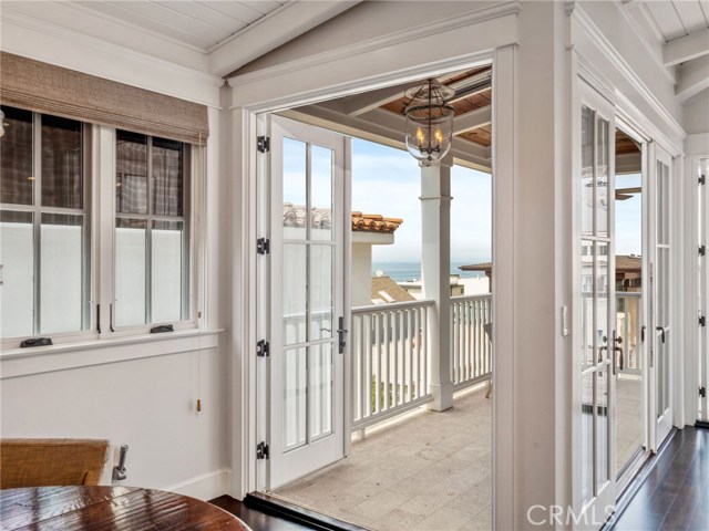 208 20th Street, Manhattan Beach, California 90266, 5 Bedrooms Bedrooms, ,6 BathroomsBathrooms,Residential,Sold,20th,SB20196913