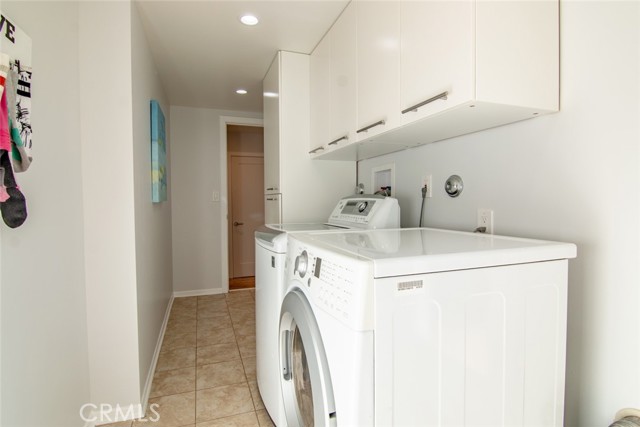 706 Serpentine Street, Redondo Beach, California 90277, 4 Bedrooms Bedrooms, ,2 BathroomsBathrooms,Residential,Sold,Serpentine,SB21039323