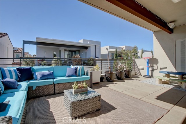 3 Bed Home for Sale in Hawthorne, California