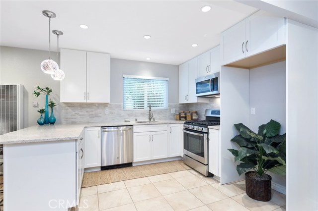 1313 Clark Lane, Redondo Beach, California 90278, 2 Bedrooms Bedrooms, ,1 BathroomBathrooms,Residential,Sold,Clark,OC17272938