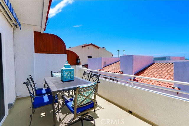 712 Beryl Street, Redondo Beach, California 90277, 4 Bedrooms Bedrooms, ,2 BathroomsBathrooms,Residential,Sold,Beryl,SB18099904