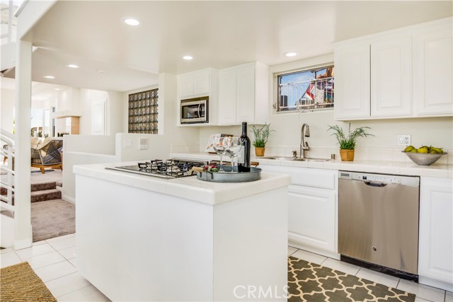 228 Manhattan Avenue, Hermosa Beach, California 90254, 3 Bedrooms Bedrooms, ,3 BathroomsBathrooms,Residential,Sold,Manhattan,PV18057092