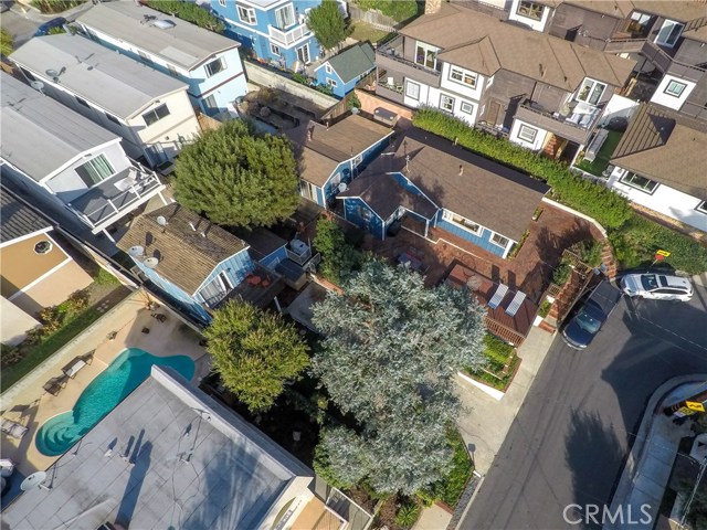 909 17th Street, Hermosa Beach, California 90254, ,Residential Income,Sold,17th,SB18014958