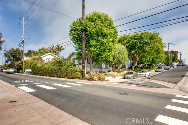 2416 Elm Avenue, Manhattan Beach, California 90266, 4 Bedrooms Bedrooms, ,2 BathroomsBathrooms,Residential,Sold,Elm,SB19275935