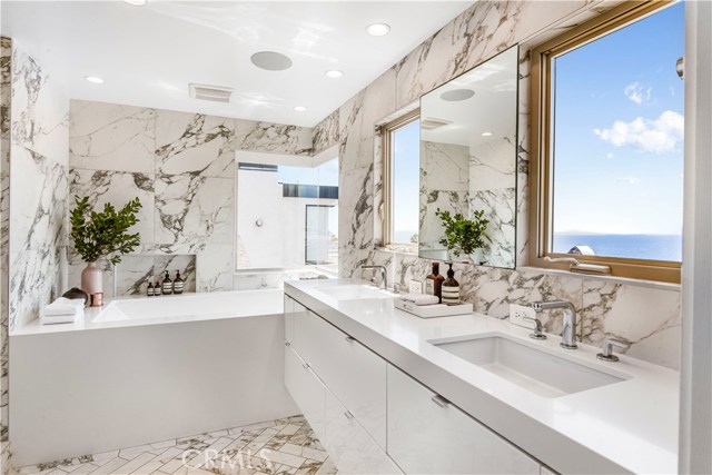 4109 Crest Drive, Manhattan Beach, California 90266, 3 Bedrooms Bedrooms, ,4 BathroomsBathrooms,Residential,Sold,Crest,SB20133753