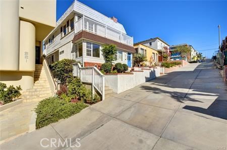 225 25th Street, Manhattan Beach, California 90266, 5 Bedrooms Bedrooms, ,4 BathroomsBathrooms,Residential,Sold,25th,SB19199643