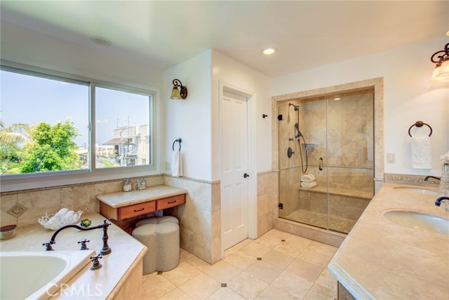 943 Duncan Avenue, Manhattan Beach, California 90266, 4 Bedrooms Bedrooms, ,3 BathroomsBathrooms,Residential,Sold,Duncan,SB20102622