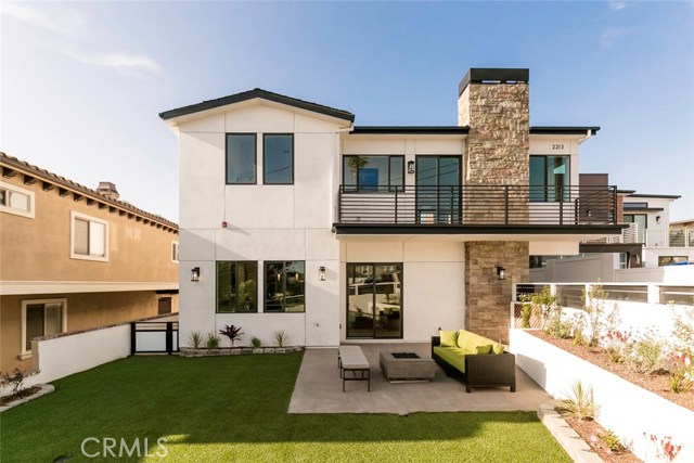 2213 Speyer Lane, Redondo Beach, California 90278, 4 Bedrooms Bedrooms, ,3 BathroomsBathrooms,Residential,Sold,Speyer,SB18079012