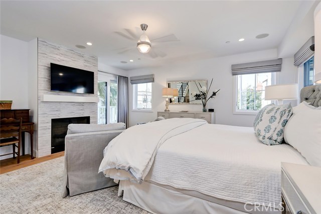 420 31st Street, Manhattan Beach, California 90266, 5 Bedrooms Bedrooms, ,2 BathroomsBathrooms,Residential,Sold,31st,SB20242729