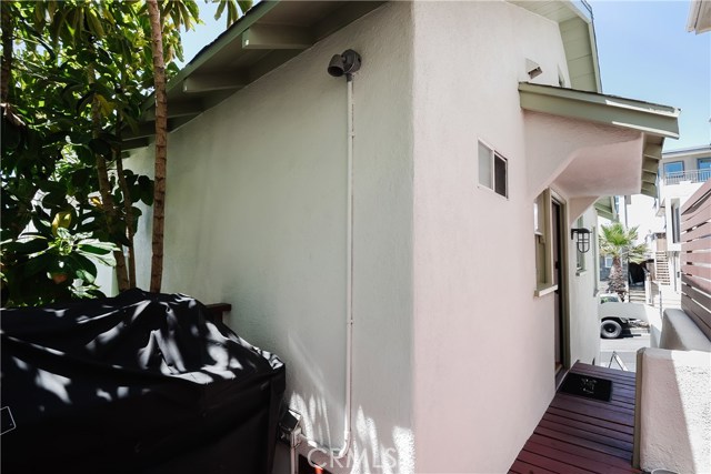 216 36th Street, Manhattan Beach, California 90266, 2 Bedrooms Bedrooms, ,2 BathroomsBathrooms,Residential,Sold,36th,SB20149445
