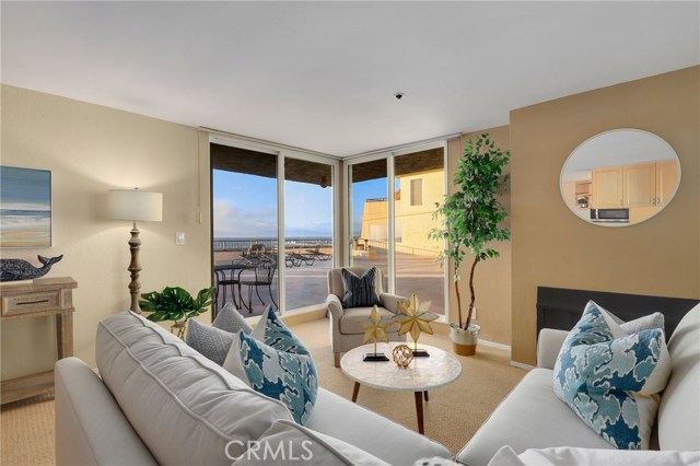 555 Esplanade, Redondo Beach, California 90277, 2 Bedrooms Bedrooms, ,2 BathroomsBathrooms,Residential,Sold,Esplanade,SB21016933