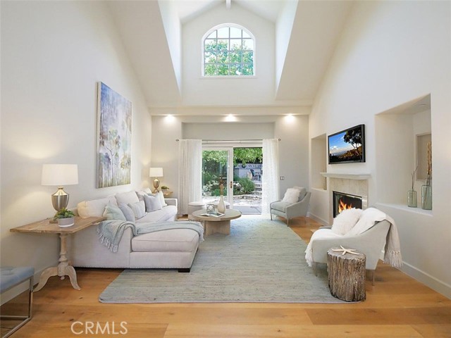 Beautiful architectural design with cathedral ceiling