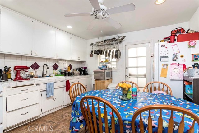 1907 Plant Avenue, Redondo Beach, California 90278, 4 Bedrooms Bedrooms, ,2 BathroomsBathrooms,Residential,Sold,Plant,SB18126119