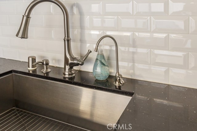 1140 Manhattan Beach Boulevard, Manhattan Beach, California 90266, 2 Bedrooms Bedrooms, ,3 BathroomsBathrooms,Residential,Sold,Manhattan Beach,SB17069886