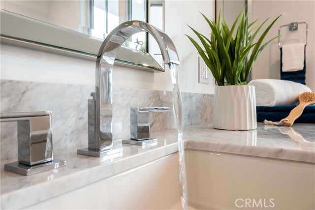 653 13th Street, Manhattan Beach, California 90266, 4 Bedrooms Bedrooms, ,2 BathroomsBathrooms,Residential,Sold,13th,SB19011414