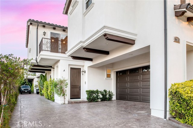 2204 Bataan Road, Redondo Beach, California 90278, 4 Bedrooms Bedrooms, ,4 BathroomsBathrooms,Residential,Sold,Bataan,SB21148388