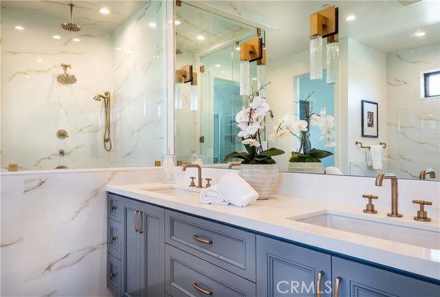 856 14th Street, Manhattan Beach, California 90266, 5 Bedrooms Bedrooms, ,5 BathroomsBathrooms,Residential,Sold,14th,SB18245508