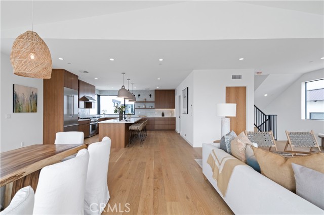 945 15th St, Hermosa Beach, California 90254, 4 Bedrooms Bedrooms, ,5 BathroomsBathrooms,Residential,Sold,15th St,SB20148499